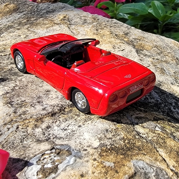RACING CHAMPION ♡ 1998 Red Chevrolet Corvette - 1:64 Scale Diecast Model - Picture 11 of 17